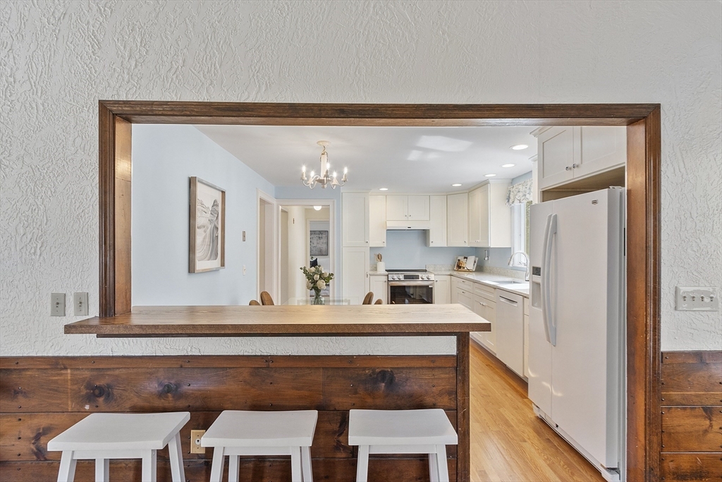 22 Robinwood Road Acton, MA 01720 - Photo 18 of 42 Gallery Image 18