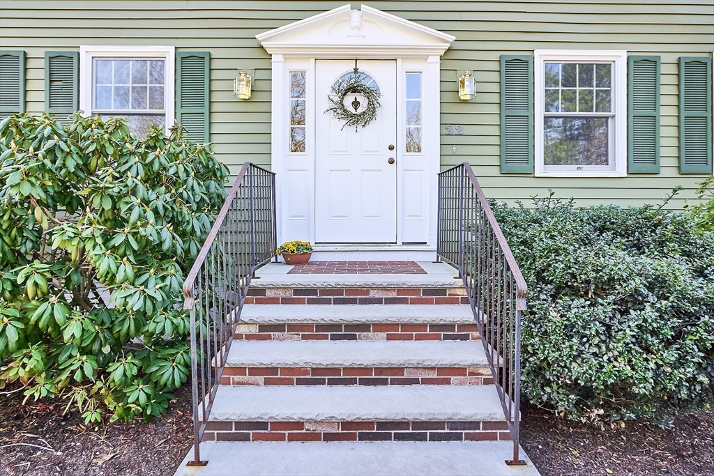 22 Robinwood Road Acton, MA 01720 - Photo 4 of 42 Gallery Image 4