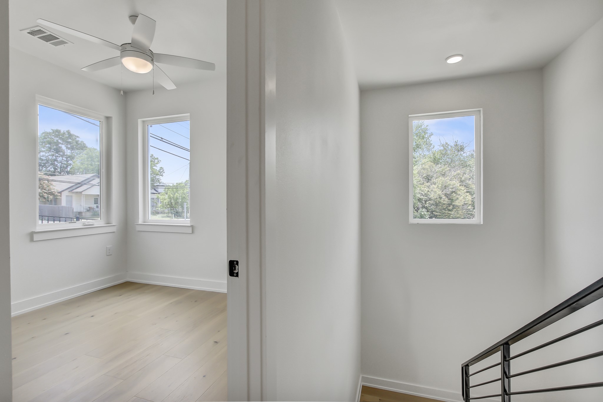 4127 East 12th Street, Unit 8 Austin, TX 78721 - Photo 21 of 32 a view of entryway with window