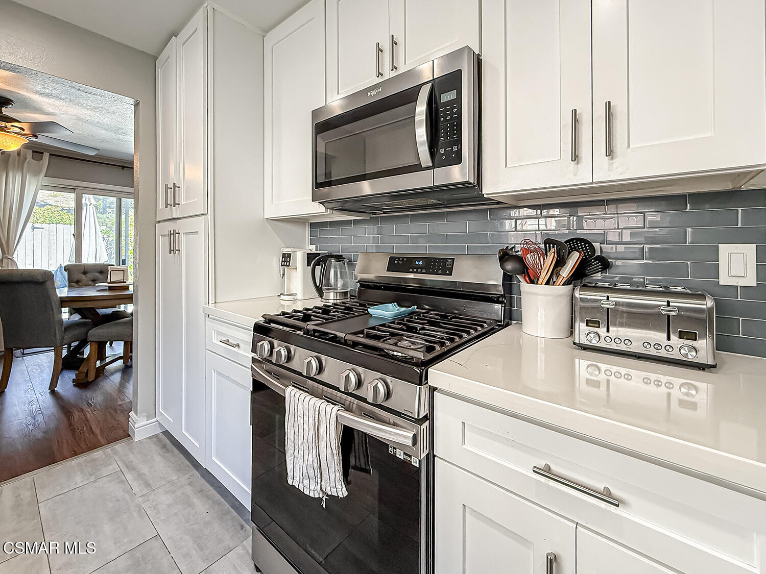 2448 Stow Street Simi Valley, CA 93063 - Photo 12 of 34 cKitchen and Laundry4