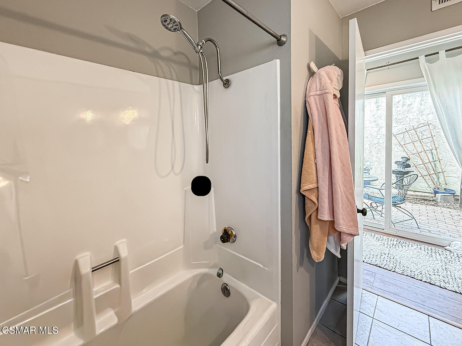 2448 Stow Street Simi Valley, CA 93063 - Photo 19 of 34 fShared Bath2