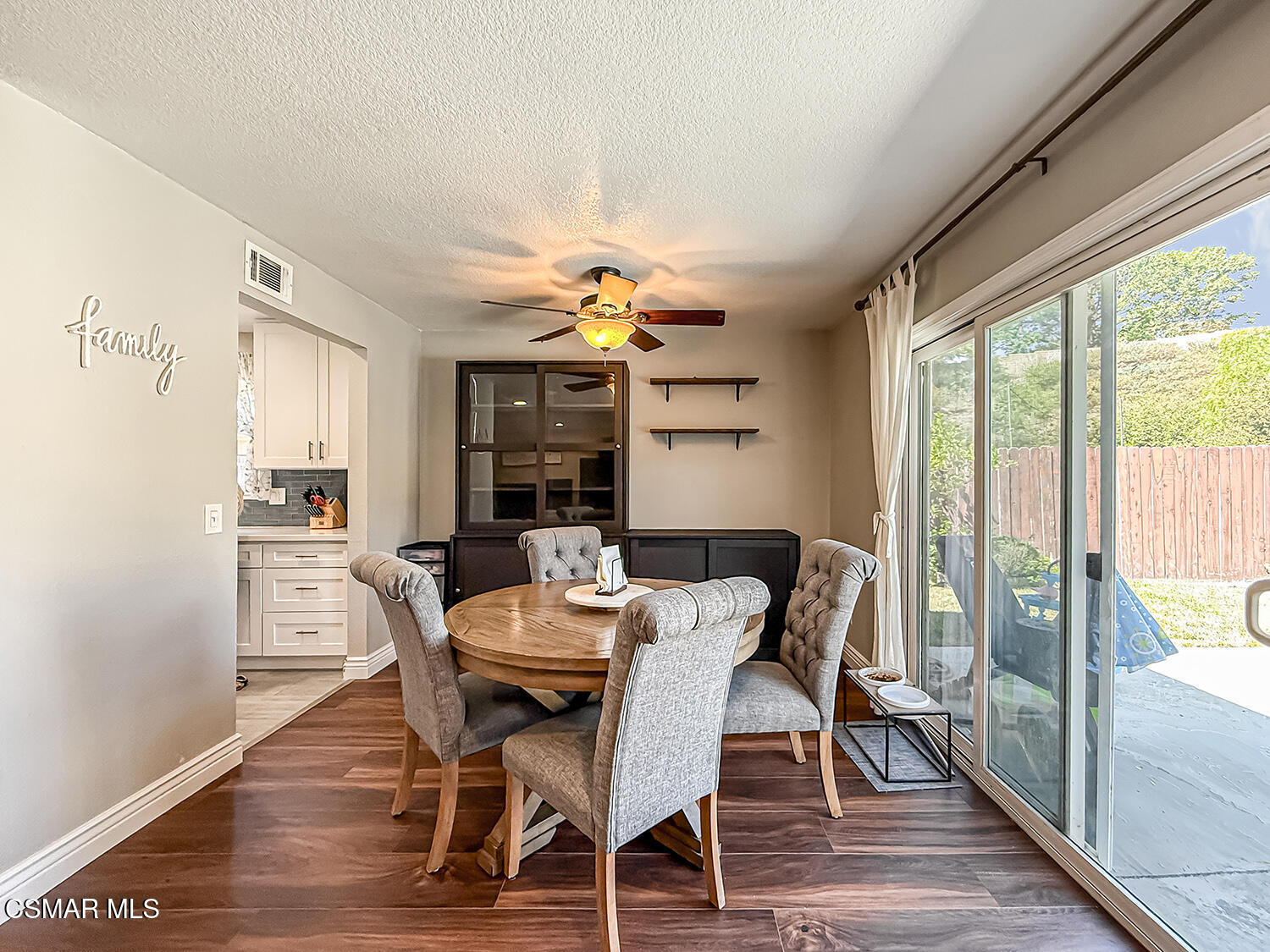 2448 Stow Street Simi Valley, CA 93063 - Photo 10 of 34 bLiving and Diniing4