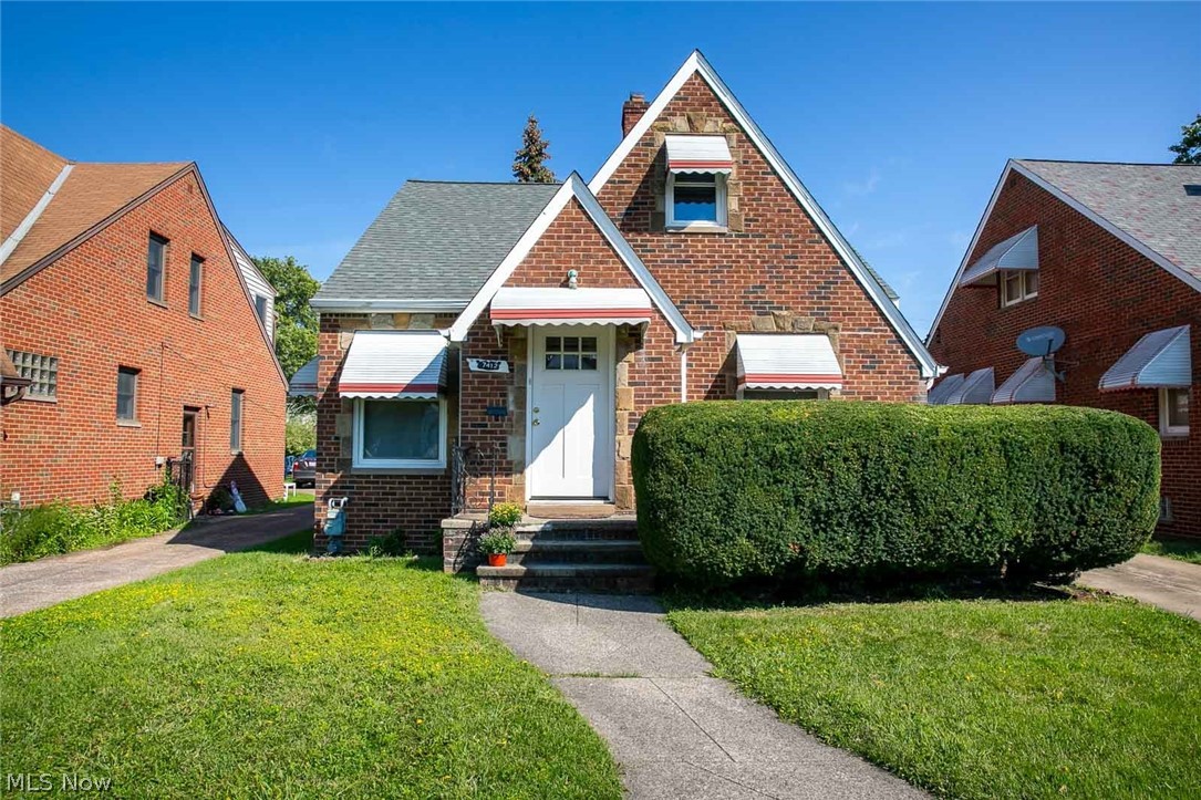 7412 Spring Garden Road Cleveland, OH 44129 - Photo 1 of 27