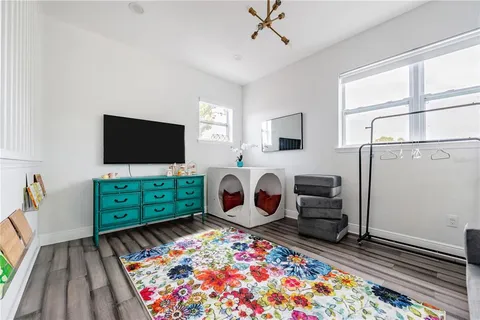$3,950 | 350 28th Street South, St. Petersburg, FL 33712