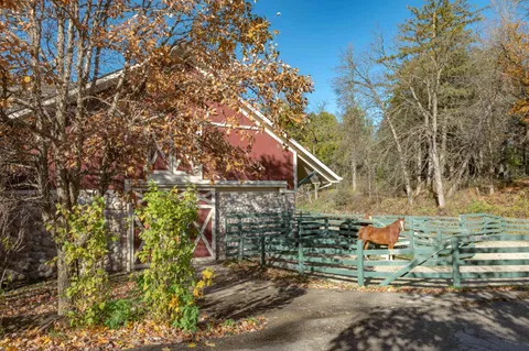 $1,699,000 | S91W37885 Antique Lane, Eagle, WI 53119