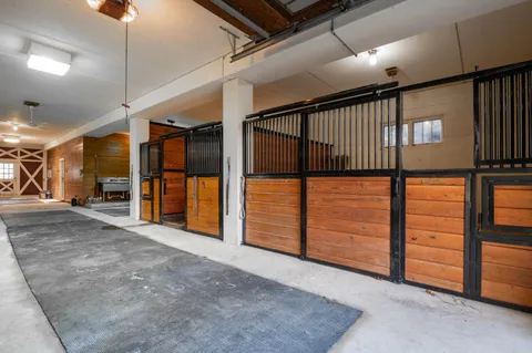 $1,699,000 | S91W37885 Antique Lane, Eagle, WI 53119