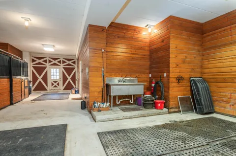 $1,699,000 | S91W37885 Antique Lane, Eagle, WI 53119