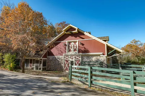 $1,699,000 | S91W37885 Antique Lane, Eagle, WI 53119