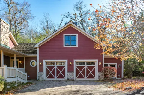 $1,699,000 | S91W37885 Antique Lane, Eagle, WI 53119