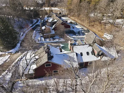 $1,699,000 | S91W37885 Antique Lane, Eagle, WI 53119