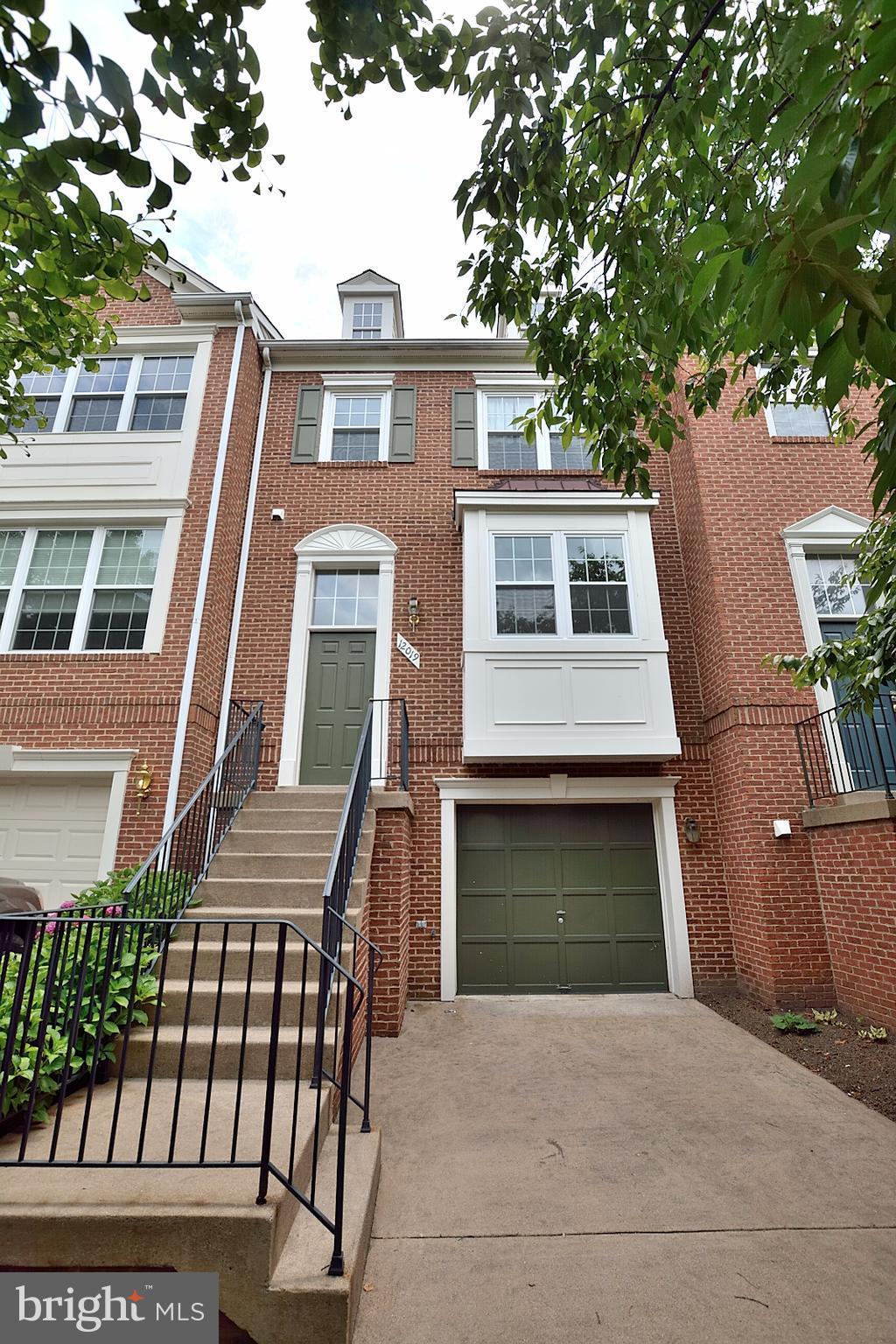 12019 Edgemere Circle Reston, VA 20190 - Photo 1 of 20 Exterior (Front)