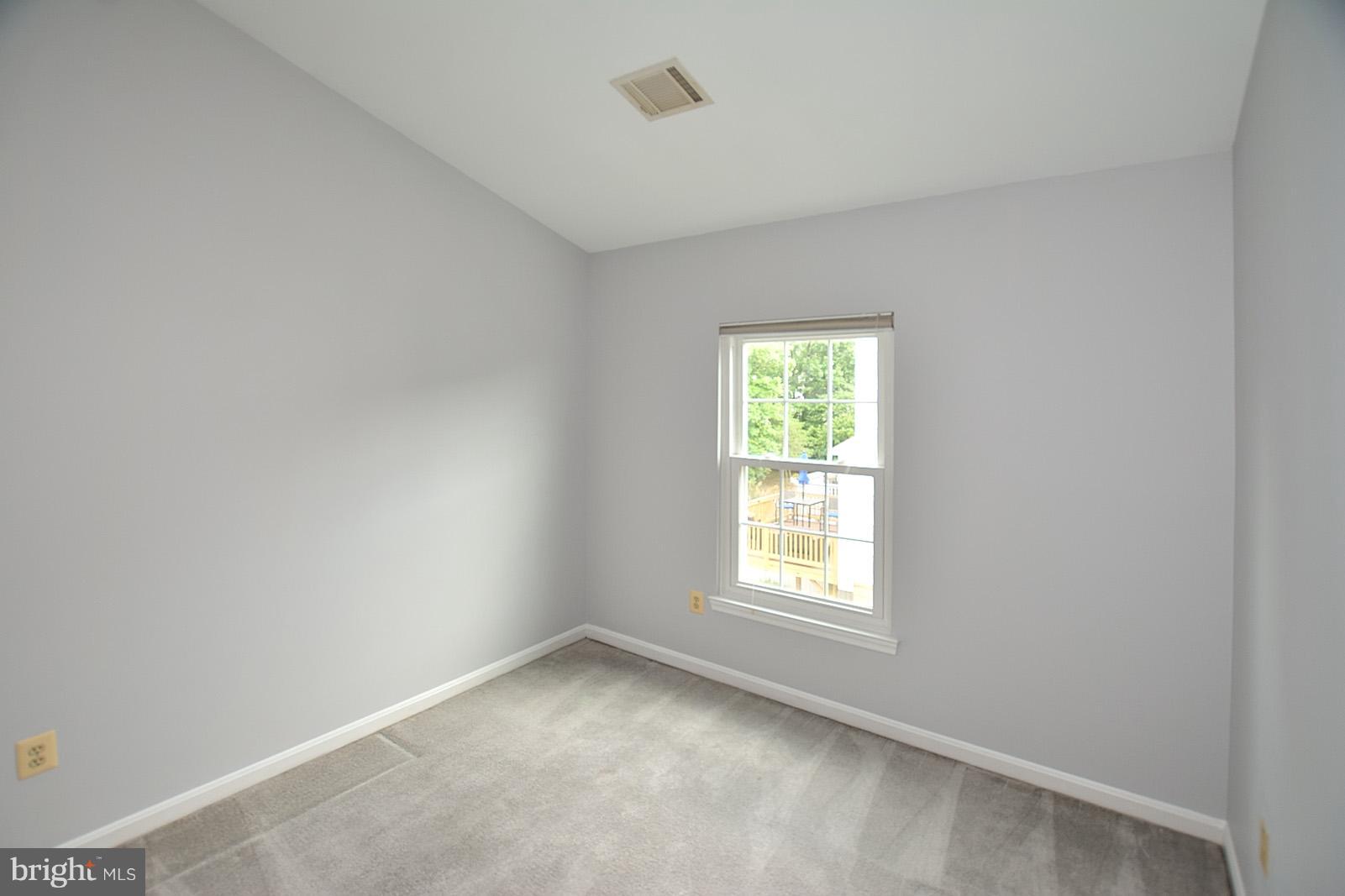 12019 Edgemere Circle Reston, VA 20190 - Photo 17 of 20 Bedroom