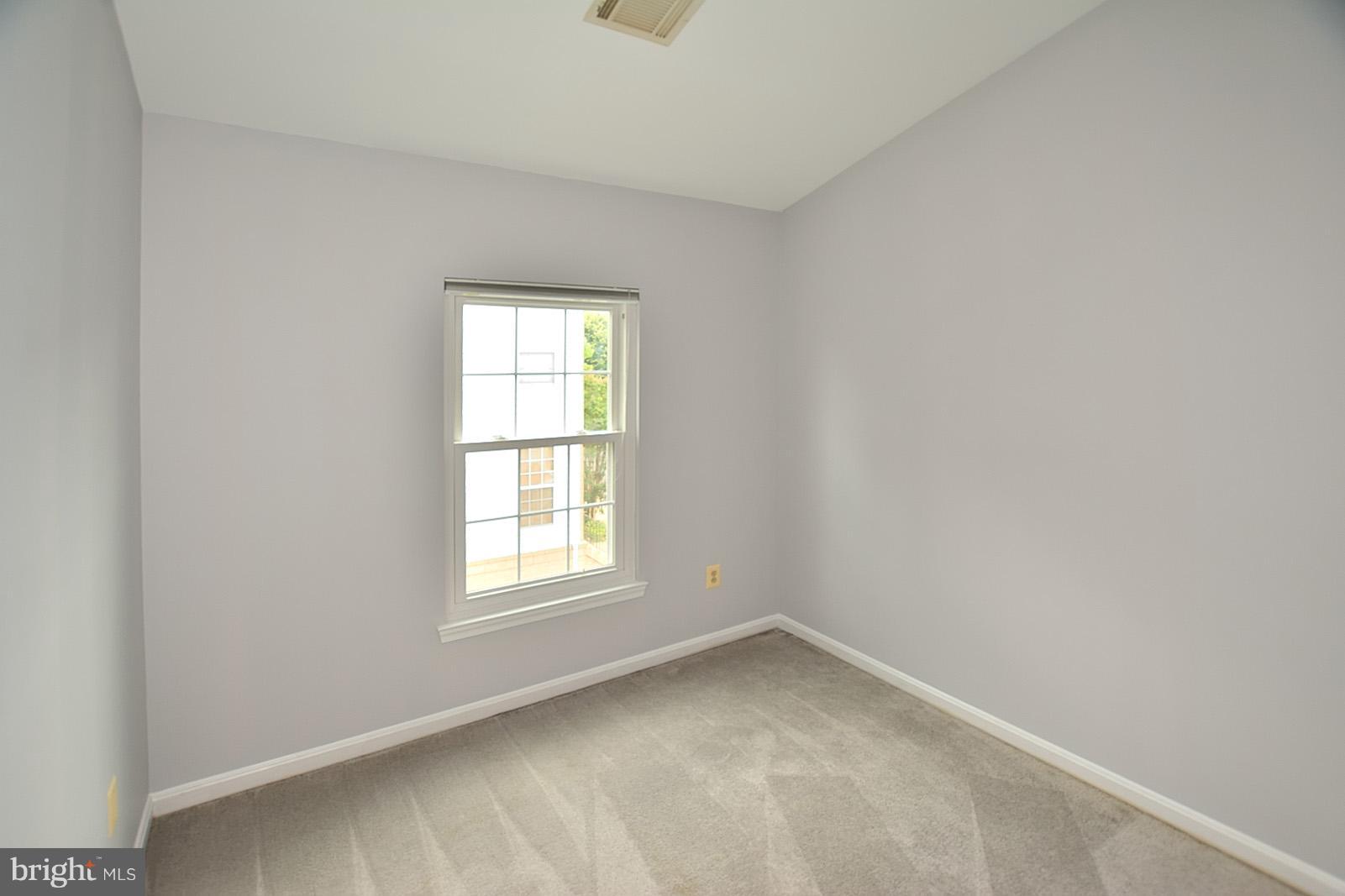 12019 Edgemere Circle Reston, VA 20190 - Photo 18 of 20 Bedroom