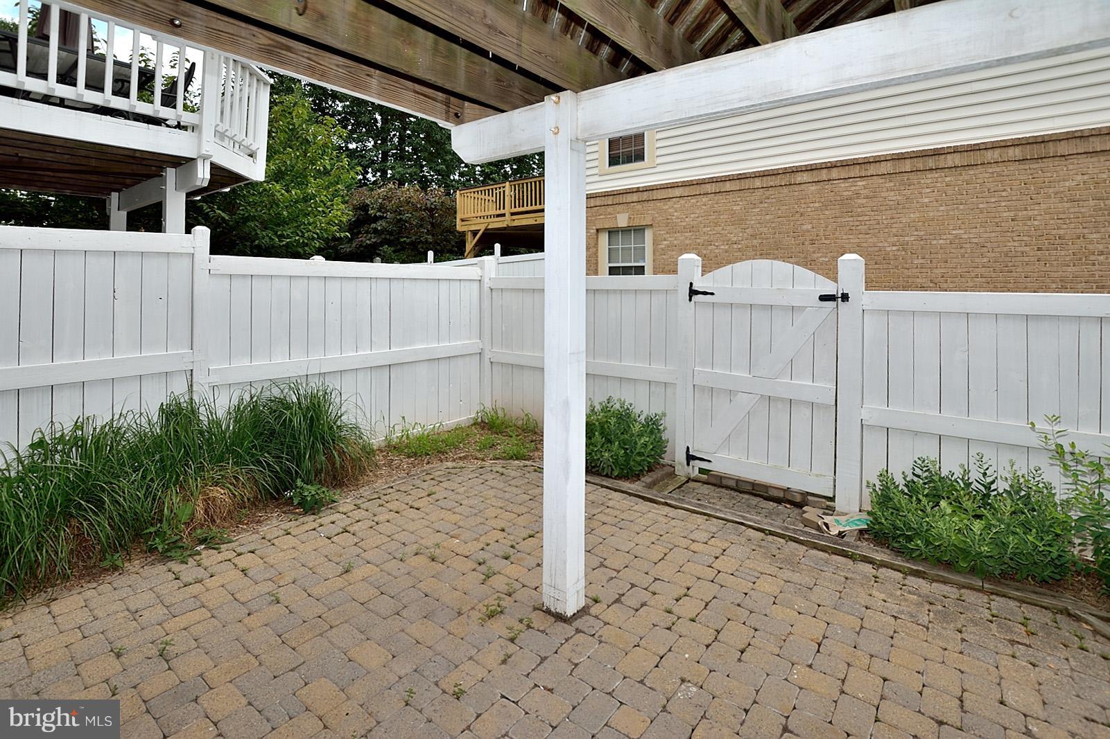 12019 Edgemere Circle Reston, VA 20190 - Photo 20 of 20 Exterior (Rear)