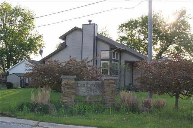 4737 East Dunbar Road Monroe, MI 48161 - Photo 2 of 19 20391585-1.JPG