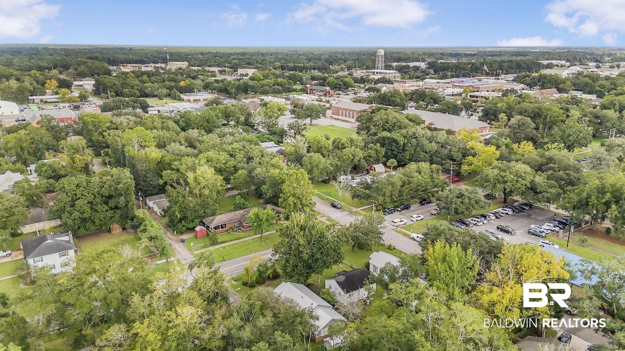 405 North Pine Street Foley, AL 36535 - Photo 15 of 33 Bird's eye view of a tree filled landscape