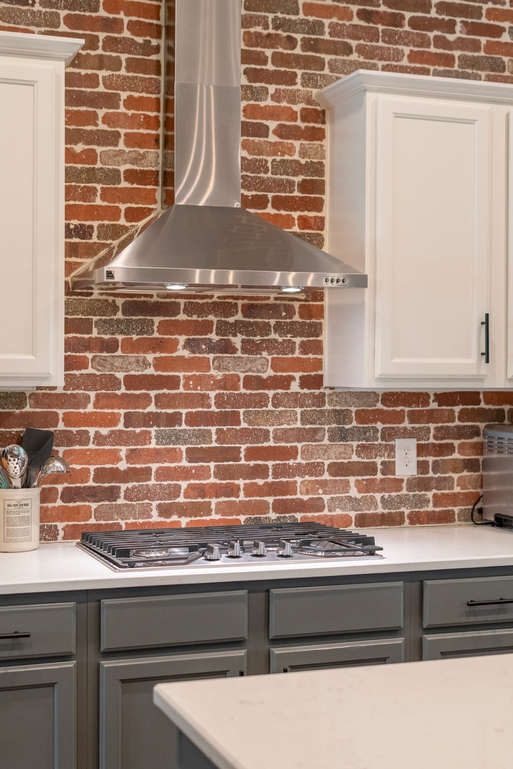 409 Eagle Ridge Nashville, TN 37209 - Photo 16 of 83 a view of a sink and a window