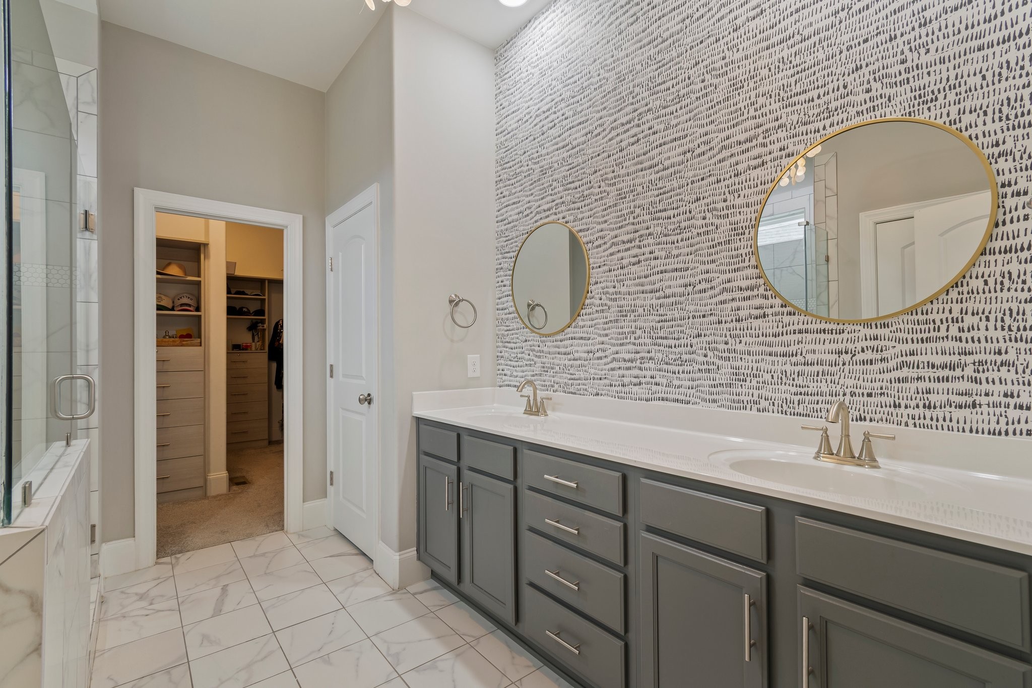 409 Eagle Ridge Nashville, TN 37209 - Photo 38 of 83 a bathroom with a double vanity sink and a mirror