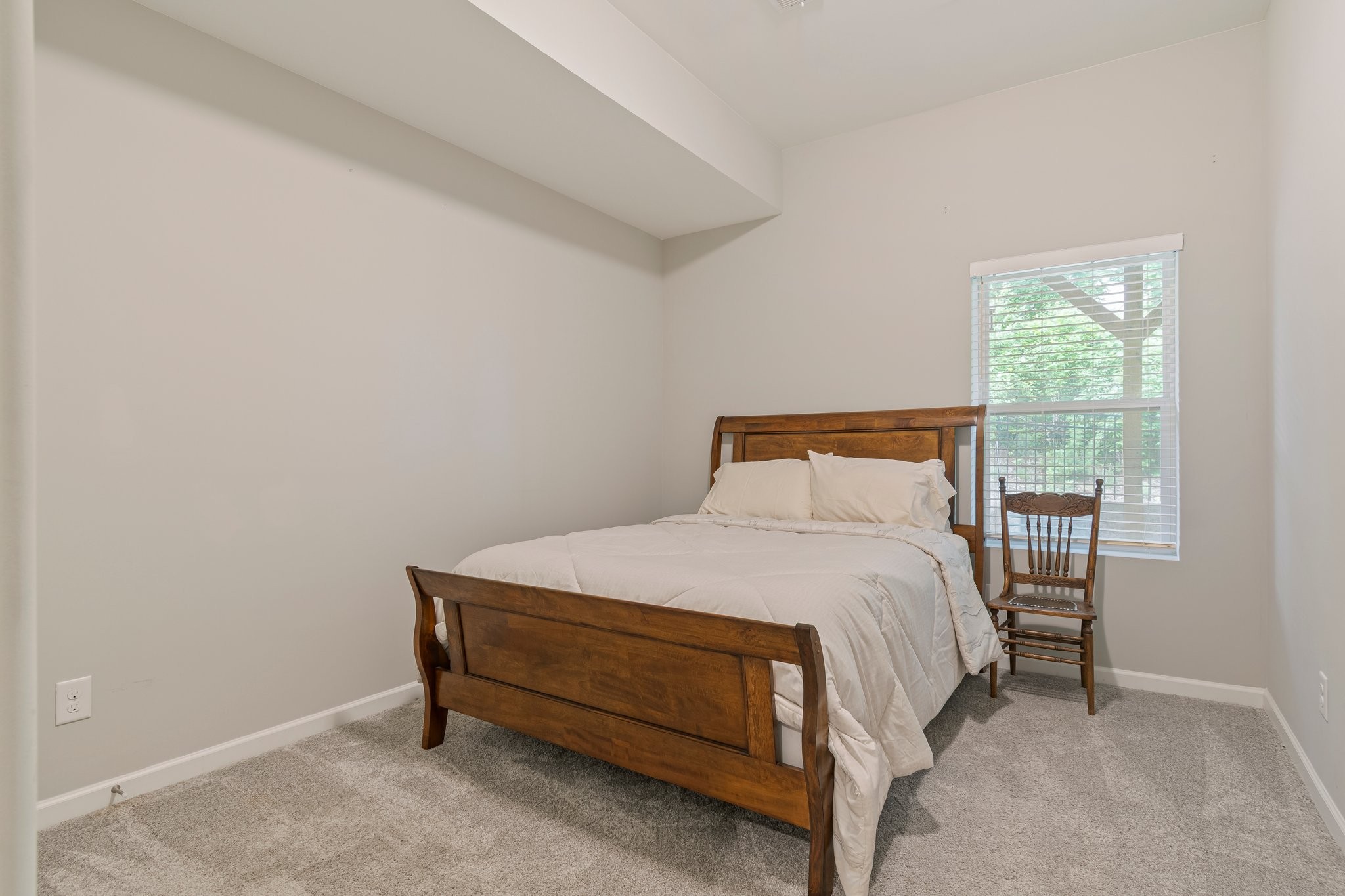 409 Eagle Ridge Nashville, TN 37209 - Photo 68 of 83 a bedroom with a bed and a window