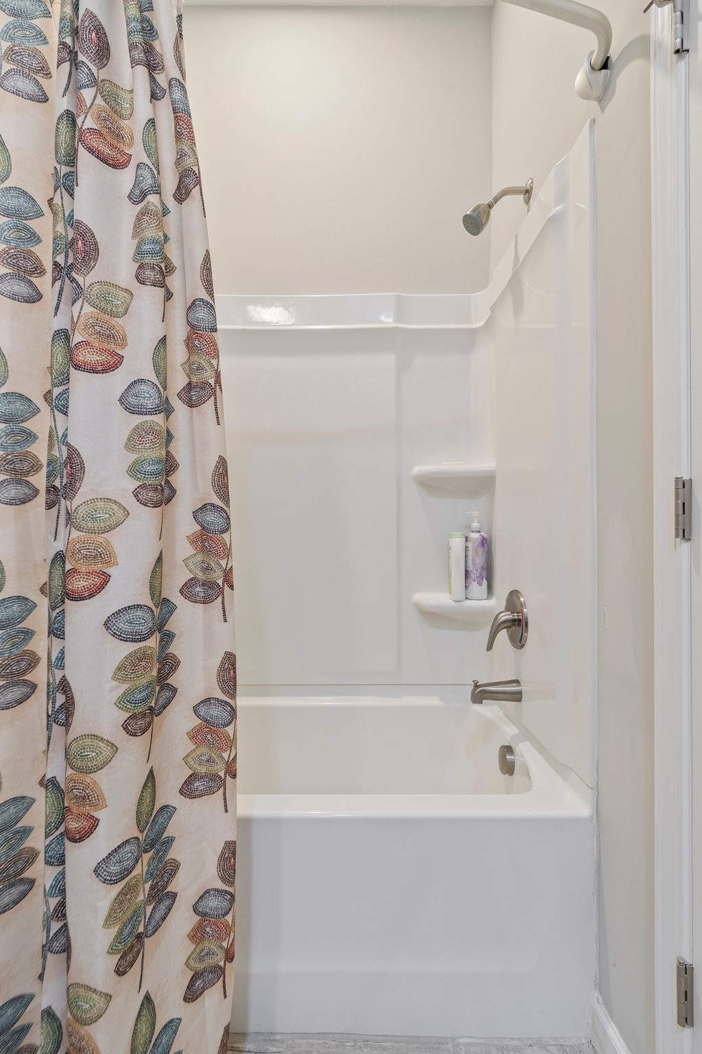 409 Eagle Ridge Nashville, TN 37209 - Photo 70 of 83 a bathroom with a bathtub and shower