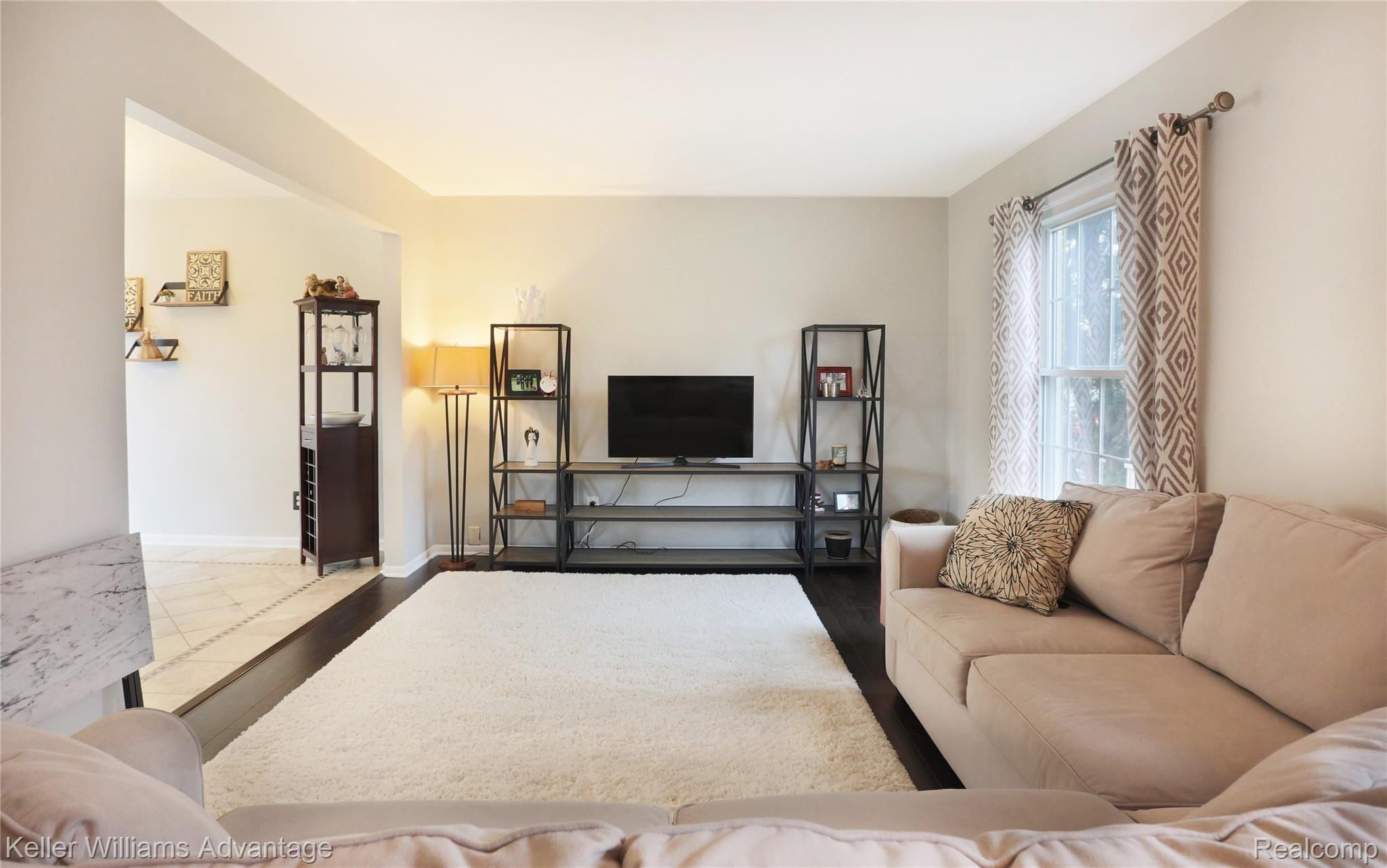 46671 Strathmore Road Plymouth, MI 48170 - Photo 5 of 27 0I0A1095.jpeg
