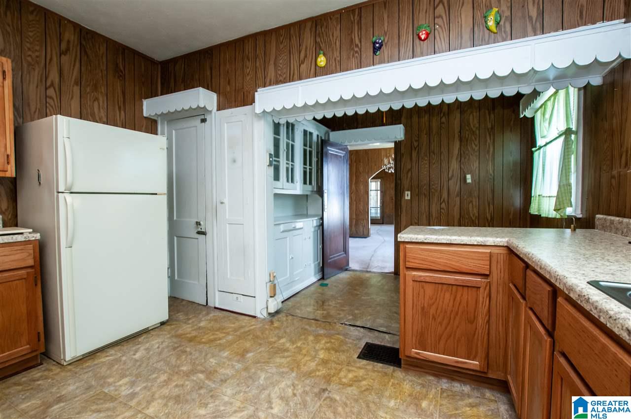 1224 16th Place Southwest Birmingham, AL 35211 - Photo 7 of 22