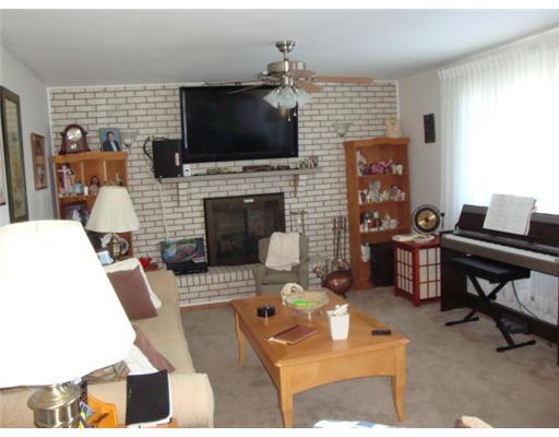 229 Messmore Road McClellandtown, PA 15458 - Photo 2 of 13 Living Room.