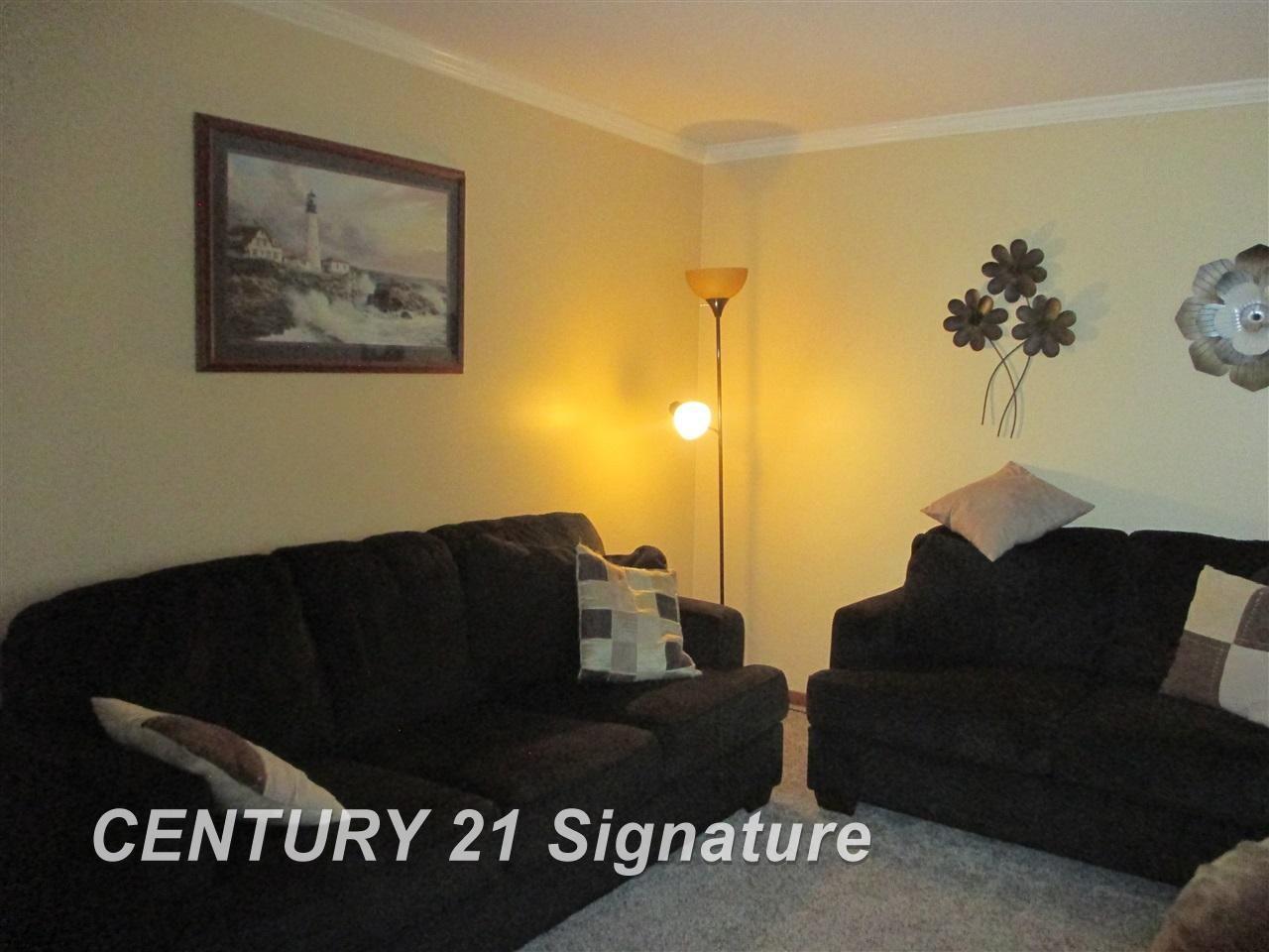 5248 Deland Road Flushing, MI 48433 - Photo 3 of 14