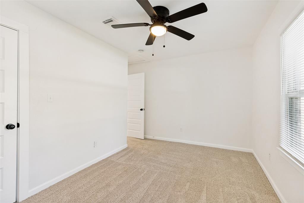 504 Davis Street Gainesville, TX 76240 - Photo 19 of 26