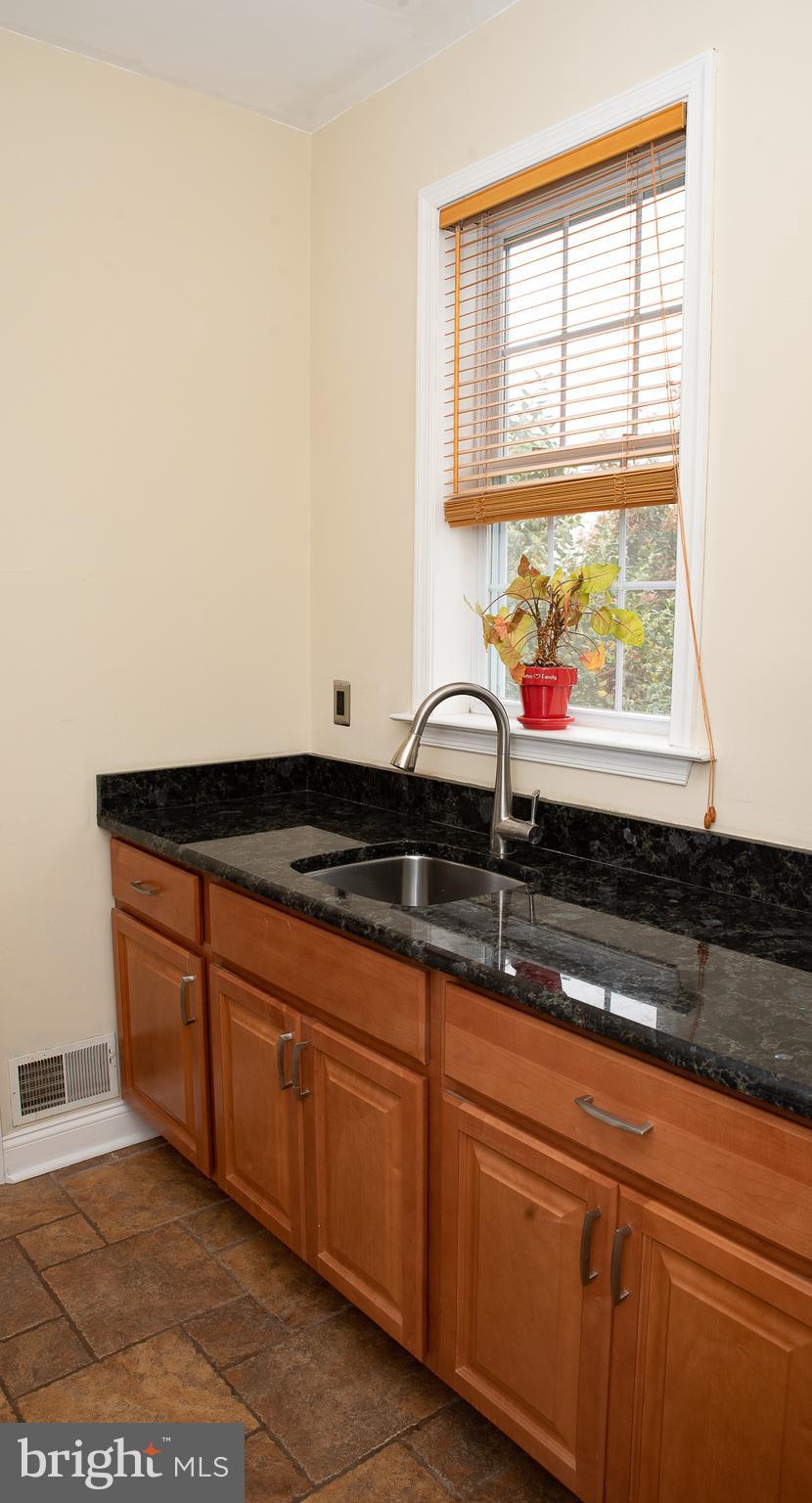 133 Appledale Road Norristown, PA 19403 - Photo 17 of 82
