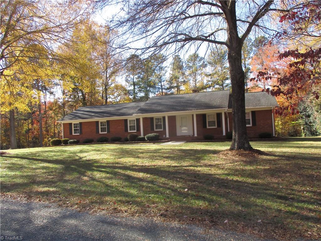 238 Johns Road Lexington, NC 27295 - Photo 5 of 48 Gallery Image 5