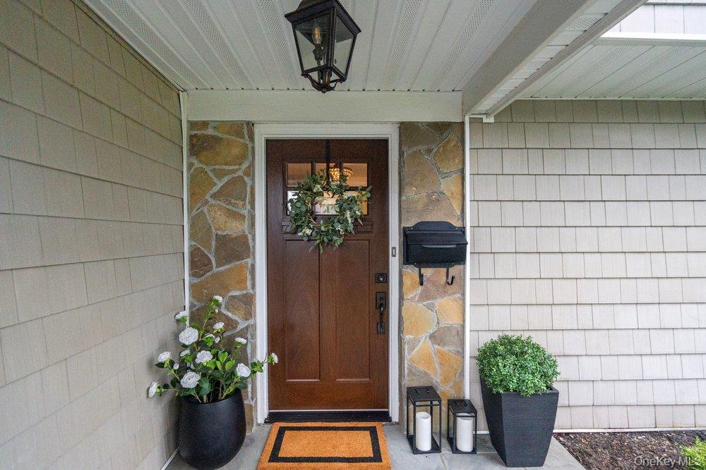 80 Joyce Road Plainview, NY 11803 - Photo 5 of 41