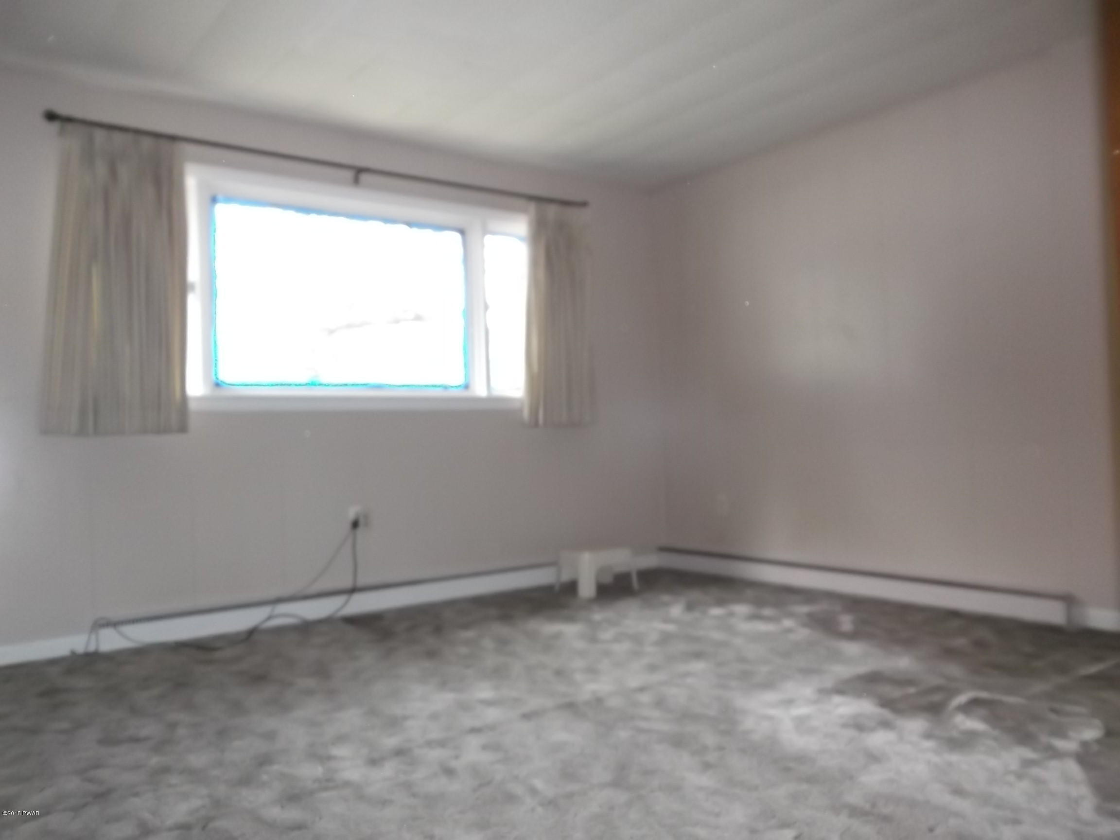 452 Honesdale Road Waymart, PA 18472 - Photo 12 of 17 Gallery Image 12