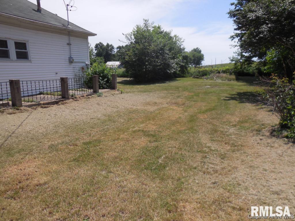 205 Morgan Street Manchester, IL 62082 - Photo 11 of 13 Gallery Image 11