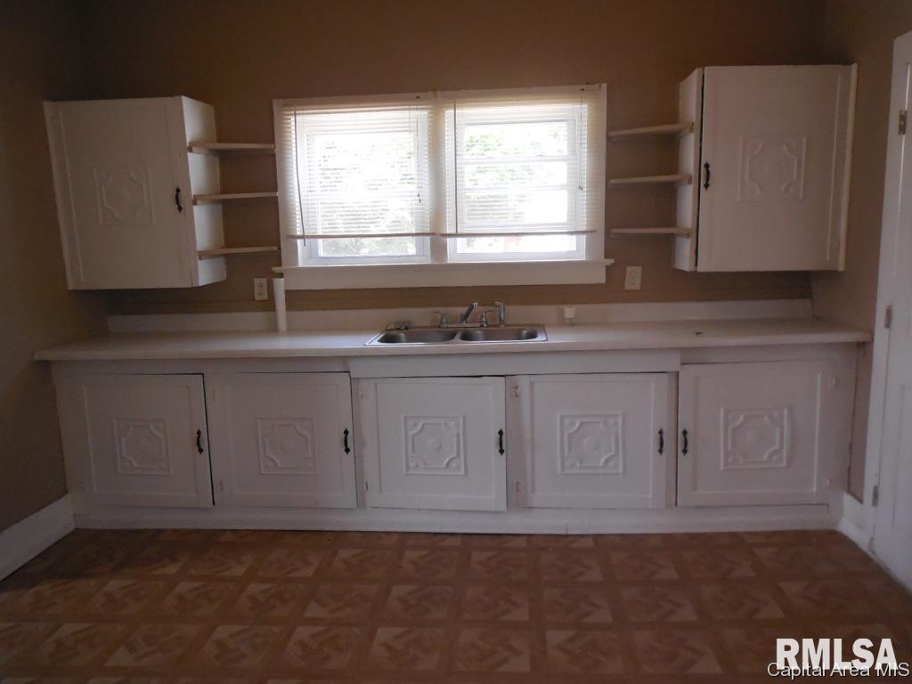 205 Morgan Street Manchester, IL 62082 - Photo 5 of 13 Gallery Image 5
