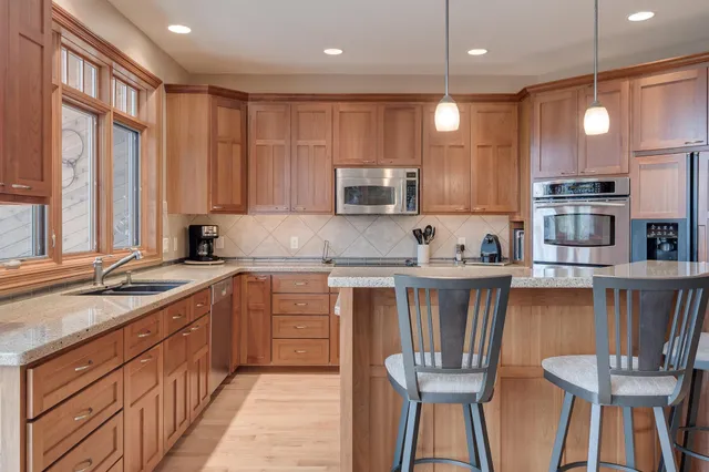 $624,000 | 121 Viking Court, Mankato, MN 56001