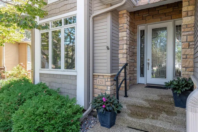 $624,000 | 121 Viking Court, Mankato, MN 56001