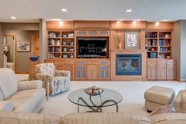 $624,000 | 121 Viking Court, Mankato, MN 56001