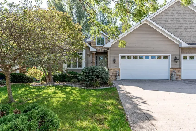 $624,000 | 121 Viking Court, Mankato, MN 56001
