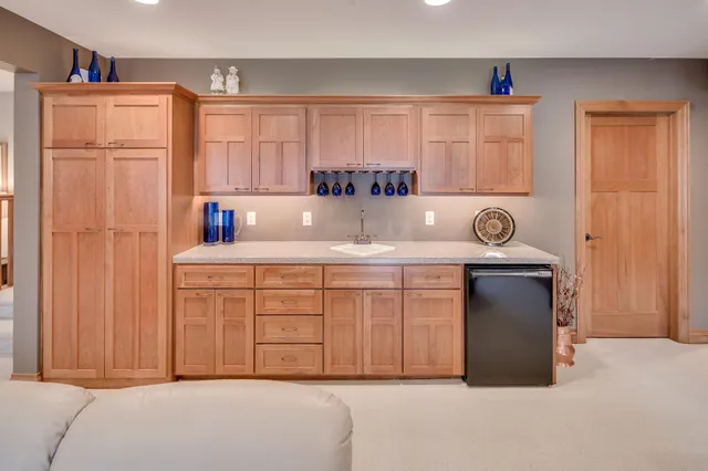 $624,000 | 121 Viking Court, Mankato, MN 56001