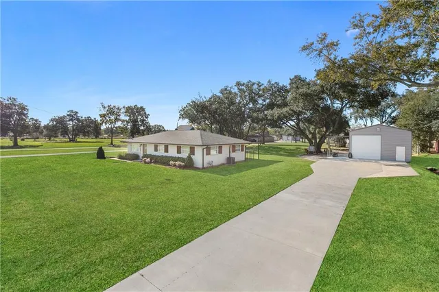 $365,000 | 14250 Highway 23, Belle Chasse, LA 70037