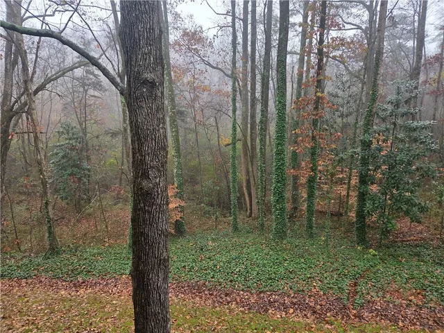 $1,950 | 2105 Cumberland Court Southeast, Smyrna, GA 30080