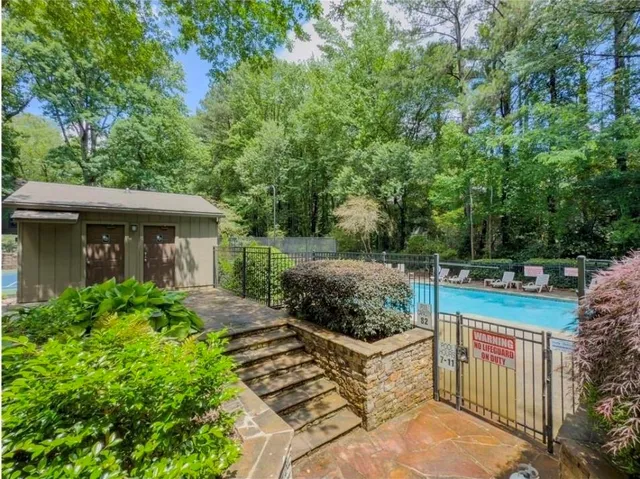 $1,950 | 2105 Cumberland Court Southeast, Smyrna, GA 30080