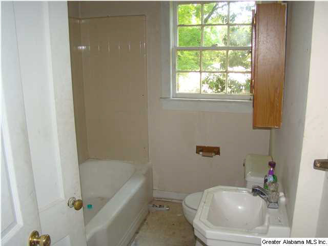 1640 3rd Street Northwest Birmingham, AL 35215 - Photo 6 of 8