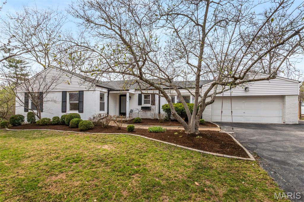 347 Dielman Road St. Louis, MO 63132 - Photo 2 of 58 Gallery Image 2