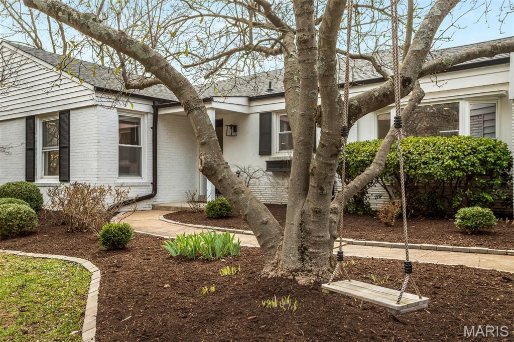 347 Dielman Road St. Louis, MO 63132 - Photo 3 of 58 Gallery Image 3