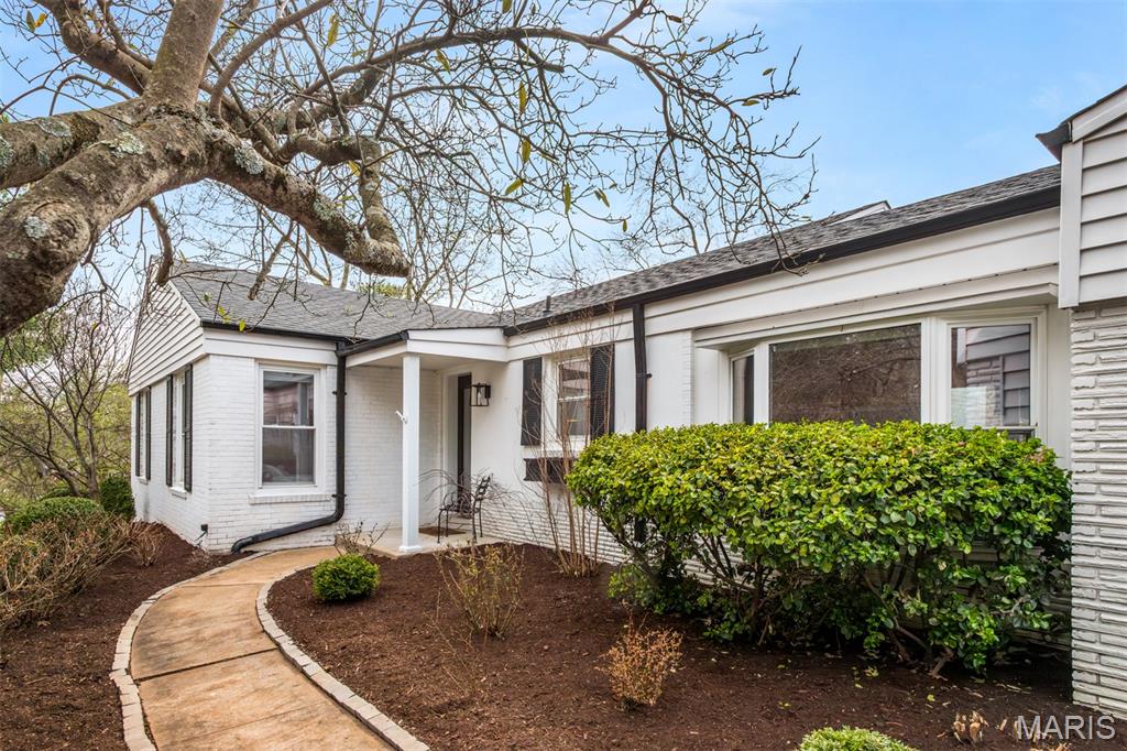 347 Dielman Road St. Louis, MO 63132 - Photo 4 of 58 Gallery Image 4