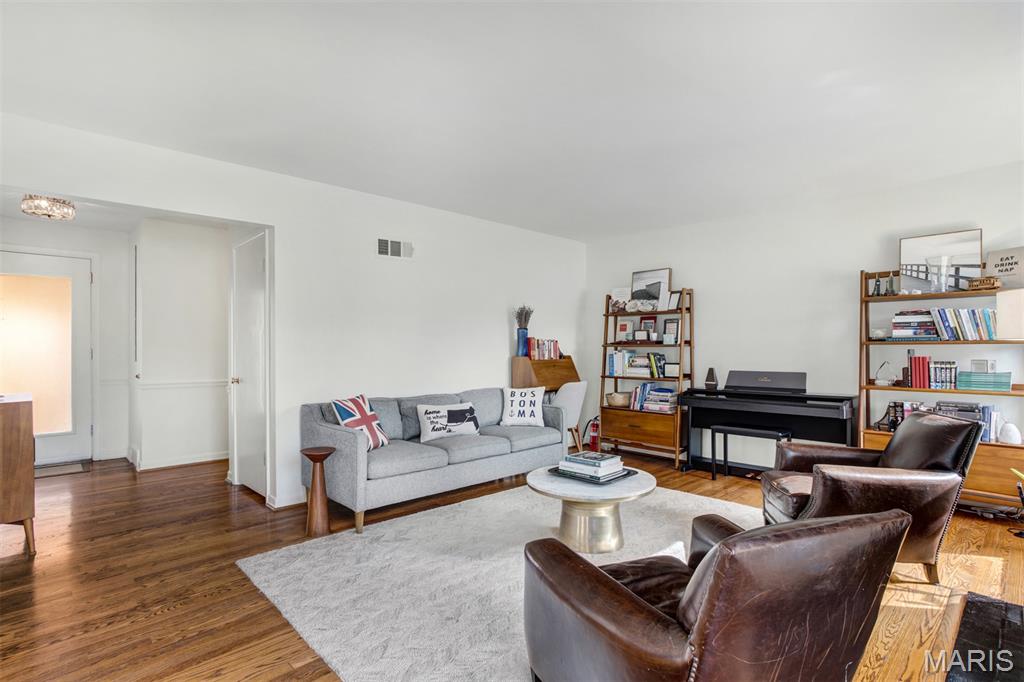 347 Dielman Road St. Louis, MO 63132 - Photo 9 of 58 Gallery Image 9