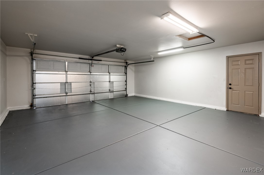 3648 North Neptune Road Golden Valley, AZ 86413 - Photo 23 of 31 Garage