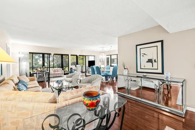 $2,700 | 5687 Fairway Park Drive, Unit 204, Boynton Beach, FL 33437